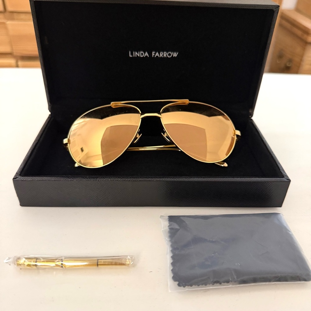 Linda Farrow London 18kt Gold Plated Titanium Aviator Shades. Zeiss  lenses.
